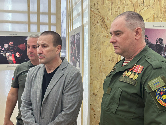 В Пензе представители Росгвардии приняли участие в открытии фотовыставки о спецоперации