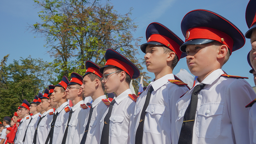 Руководство Росгвардии приняло участие в открытии памятного знака участникам СВО в Пензе