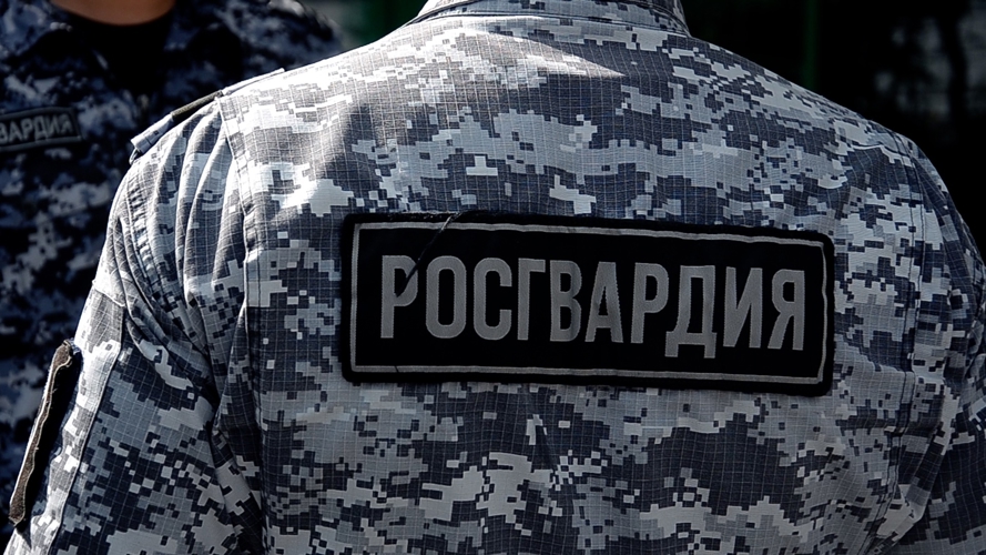 В Пензе сотрудники Росгвардии задержали неадекватного мужчину, устроившего дебош в пивном магазине