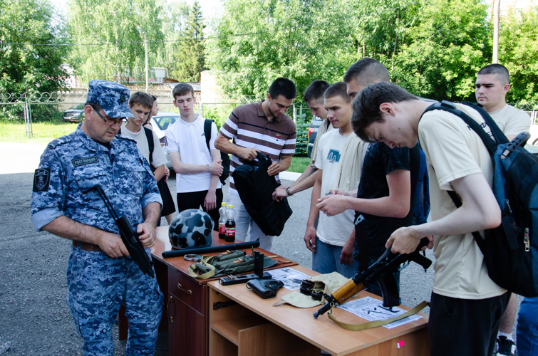 Студенты Многопрофильного колледжа ПГУ познакомились с работой Росгвардии