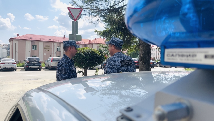 В Пензе росгвардейцы задержали нетрезвого гражданина, устроившего конфликт с охранниками ТЦ