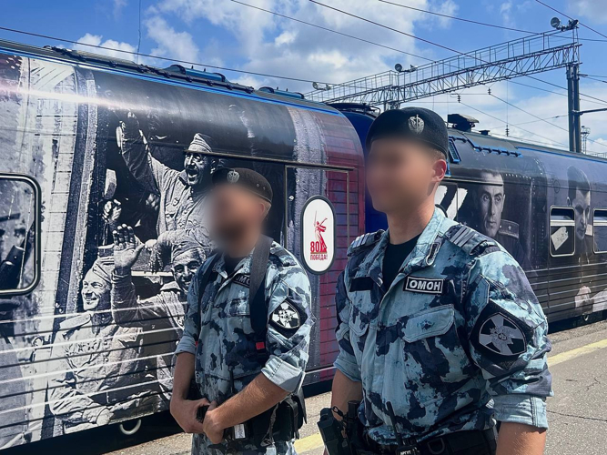 В Пензе личный состав Росгвардии посетил «Поезд Победы» и обеспечили его безопасность