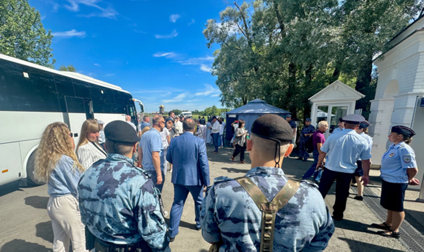 Росгвардия обеспечила порядок на Лермонтовском празднике в «Тарханах»