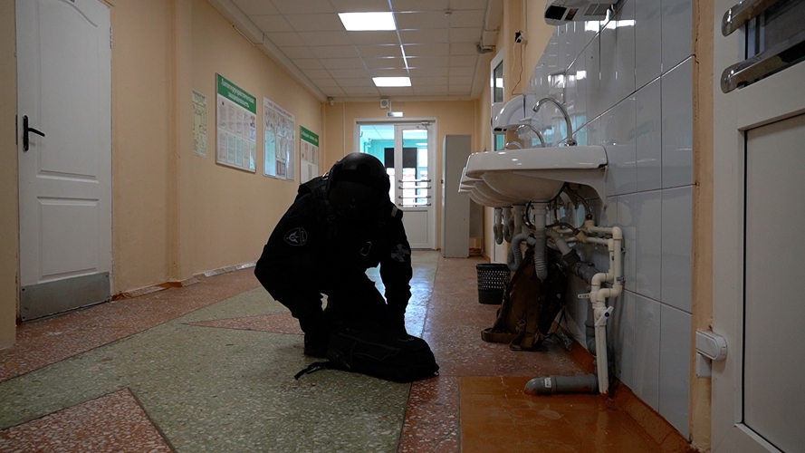 Сотрудники Росгвардии приняли участие во Всероссийских учениях по обеспечению безопасности образовательного учреждения в Пензе