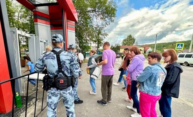 Сотрудники Росгвардии обеспечили безопасность всероссийского историко-культурного фестиваля в Пензенской области