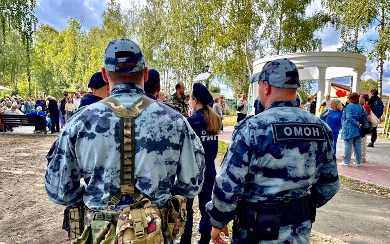 Сотрудники Росгвардии обеспечили безопасность всероссийского историко-культурного фестиваля в Пензенской области