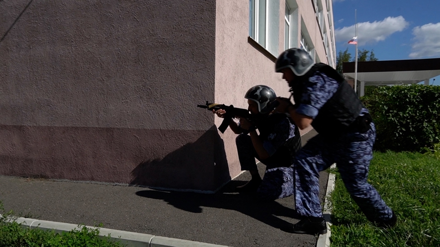 Телесюжет ТРК "Экспресс": В образовательных учреждениях Пензенской области провели учения с участием личного состава Росгвардии (видео)
