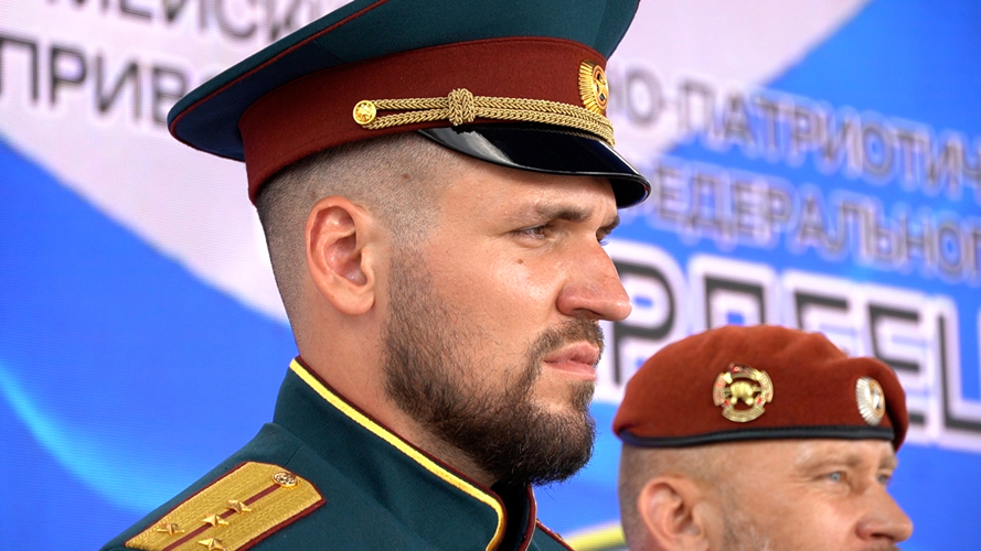 Герои России Александр Белоглазов и Никита Палазник принял участие в открытии юнармейских сборов «Гвардеец» в Пензе (видео)