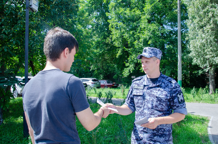 В Пензе росгвардейцы продолжают проводить акцию «Стань героем своего времени»