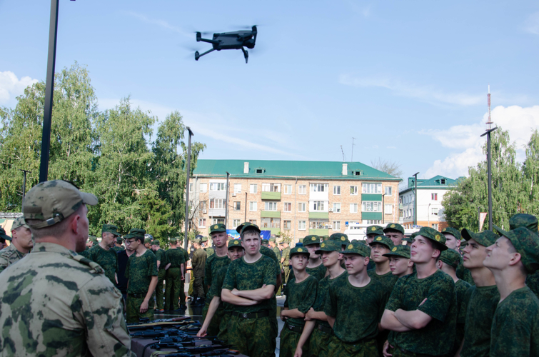 Юные "гвардейцы" примерили на себя роль спецназа Росгвардии в Пензе