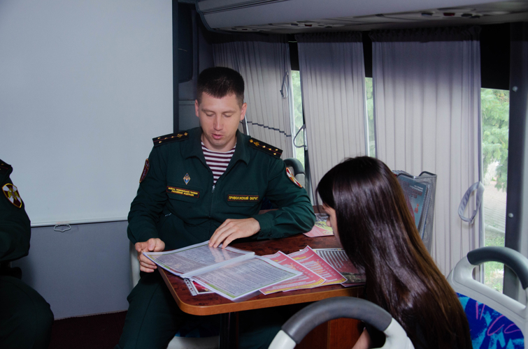 В Пензу прибыл росгвардейский агитмобиль ПФО «Защитник будущего»