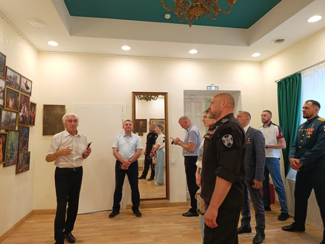 Герои России Александр Белоглазов и Никита Палазник посетили Пензенскую областную картинную галерею имени К. А. Савицкого