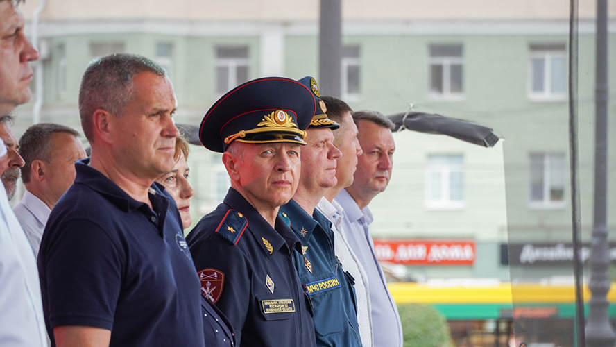 Герои России Александр Белоглазов и Никита Палазник принял участие в открытии юнармейских сборов «Гвардеец» в Пензе (видео)