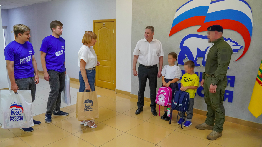 В Пензе парламентарии оказали помощь сотрудникам Росгвардии в подготовке детей к школе