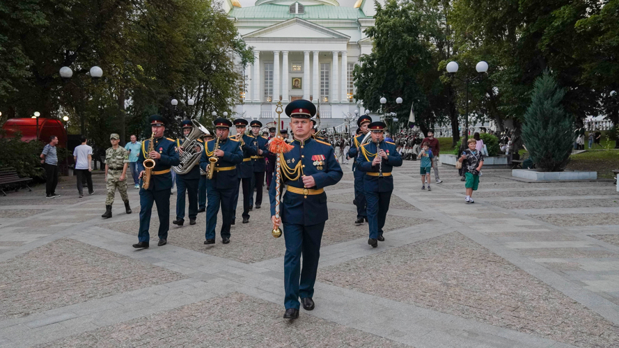 Военный оркестр Росгвардии задал тон IX фестивалю «Марсово поле» в Пензе, мероприятие прошло под гром аплодисментов