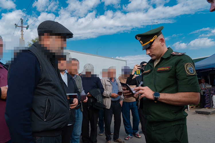 УФСБ и Росгвардия проверили соблюдение миграционного и военного законодательств в Пензе 