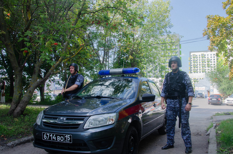 В Пензе росгвардейцы усилили контроль за соблюдением правопорядка в День знаний (видео)