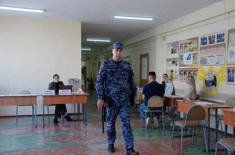 Бойцы Росгвардии обеспечивают правопорядок и безопасность на выборах в Пензенской области