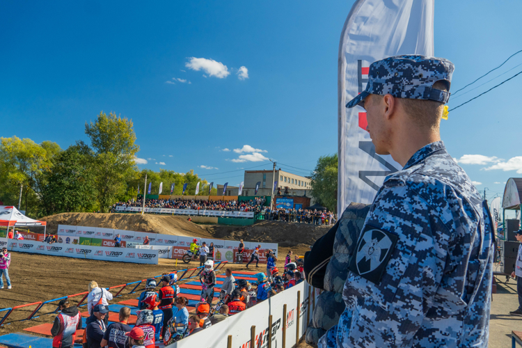 Сотрудники Росгвардии обеспечили безопасность чемпионата России по суперкроссу в Пензе