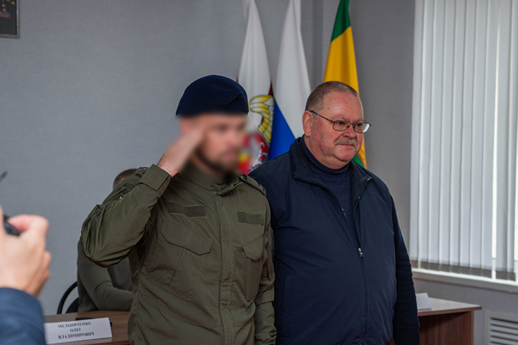 Губернатор Пензенской области наградил сотрудников СОБР "Агат" Росгвардии государственными наградами (видео)