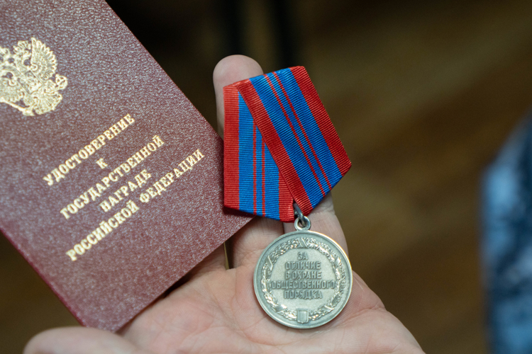 73 года под знаком мужества: в Пензе сотрудников вневедомственной охраны Росгвардии отметили государственными и ведомственными наградами