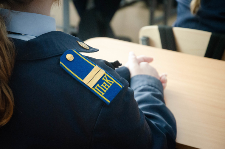Офицеры ОМОН «Страж» провели «Урок мужества» для школьников в преддверии Дня народного единства