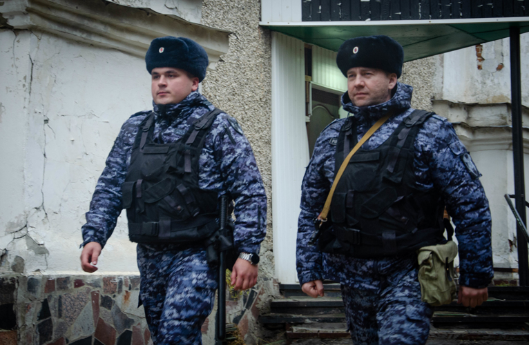 Росгвардейцы обеспечивают безопасность граждан в День народного единства в Пензе 