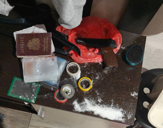 В Пензе сотрудники полиции и Росгвардии задержали двоих подозреваемых в сбыте наркотиков (видео)
