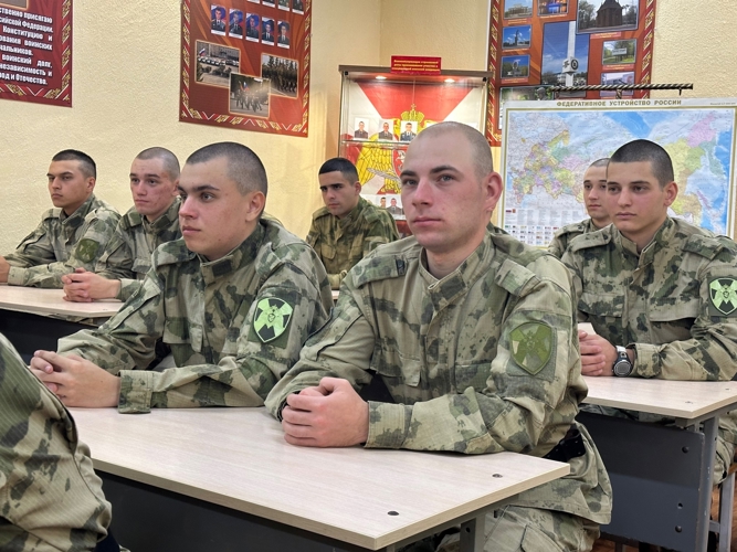 Пензенским росгвардейцам рассказали об исторической значимости Дня народного единства