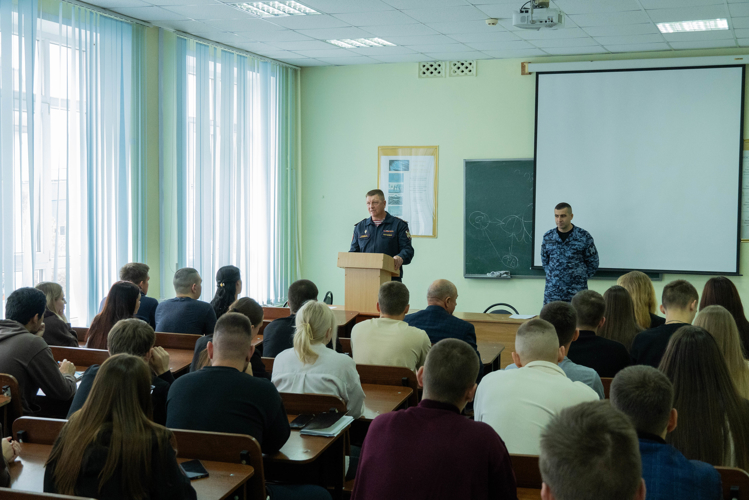 В Пензе представители Росгвардии встретились со студентами-юристами
