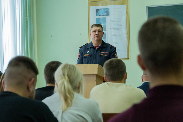 В Пензе представители Росгвардии встретились со студентами-юристами
