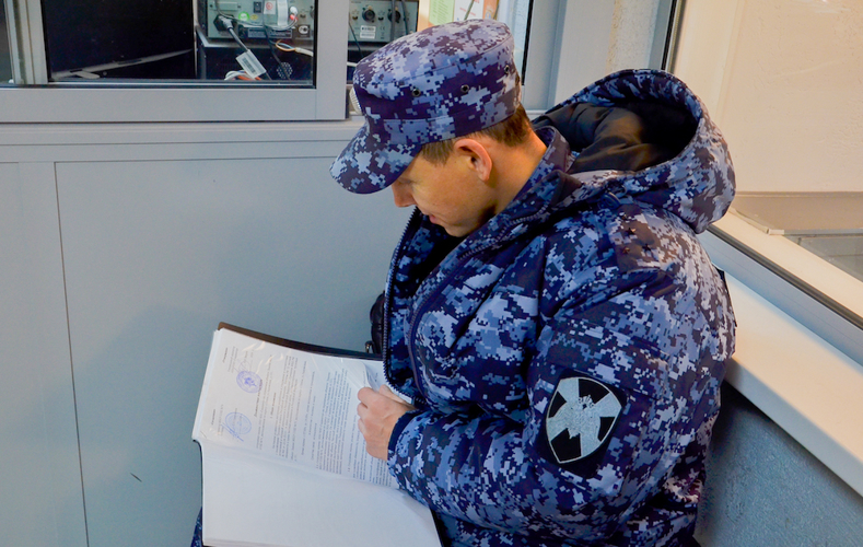 Росгвардия провела плановые проверки охранников в школах Пензенской области