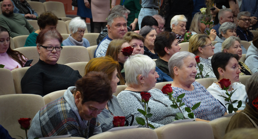 В Пензе семьи росгвардейцев стали гостями торжественного вечера, приуроченного ко Дню матери