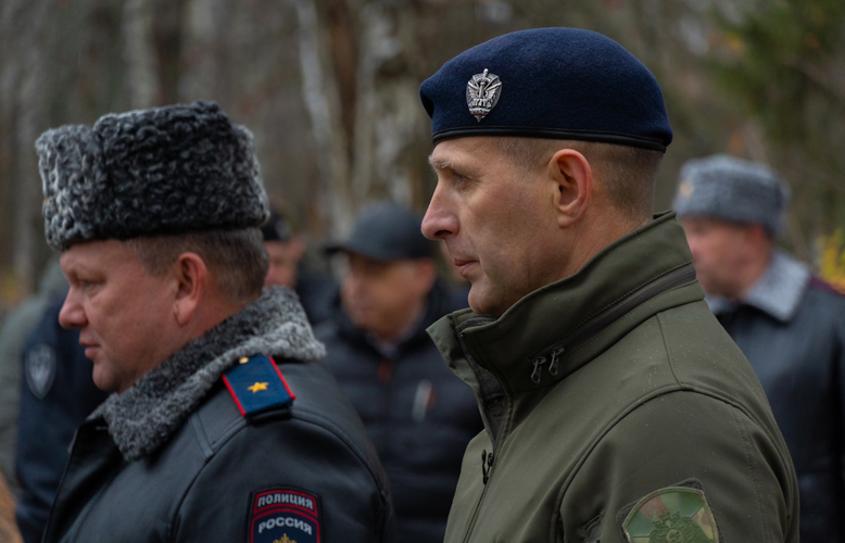 В Пензе росгвардейцы и полицейские почтили память коллег, погибших при исполнении служебного долга 