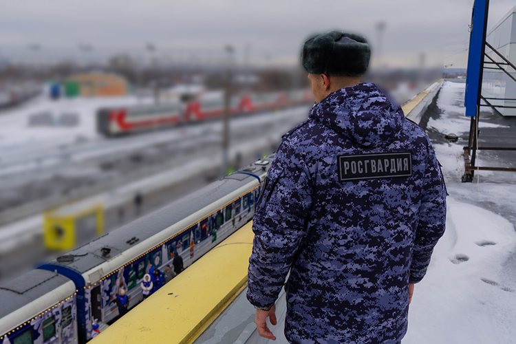 Росгвардейцы обеспечили безопасность пребывания поезда Деда Мороза в Пензе (видео)