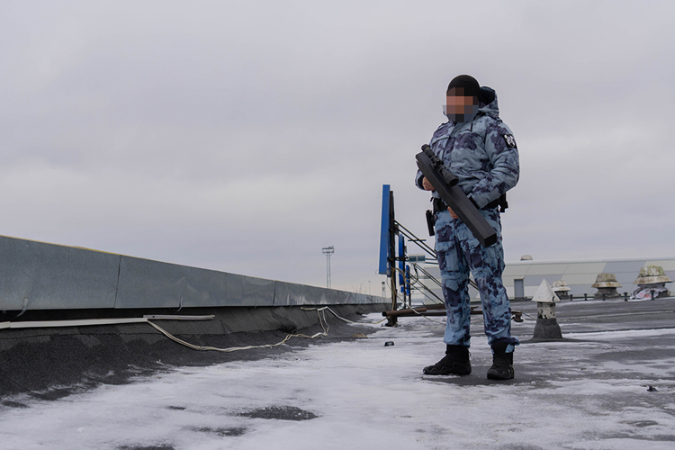Росгвардейцы обеспечили безопасность пребывания поезда Деда Мороза в Пензе (видео)
