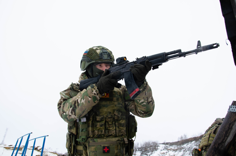 Сотрудники пензенского ОМОНа «Страж» Росгвардии отработали тактику действий в условиях, приближенных к реальным