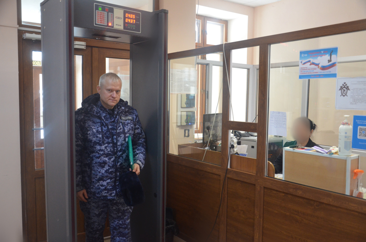 Росгвардия усиливает контроль за безопасностью школ Пензенской области в преддверии новогодних праздников