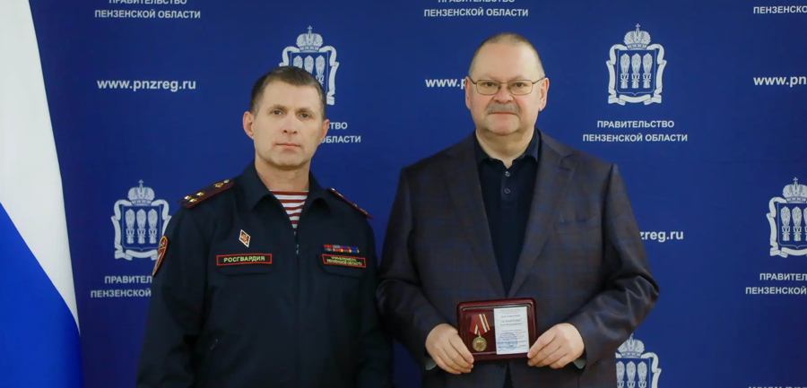 Губернатор Пензенской области Олег Мельниченко награжден медалью Приволжского ордена Жукова округа Росгвардии