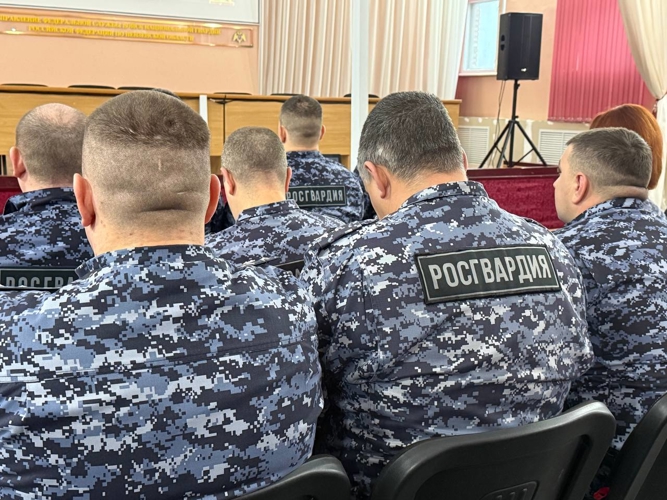 В Пензе росгвардейцы провели занятие для специалистов по военно-политической работе