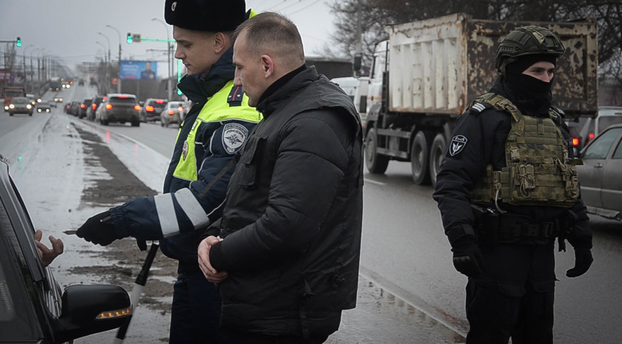В Пензе при участии спецназа Росгвардии прошел рейд по выявлению нарушителей воинского учета (видео)