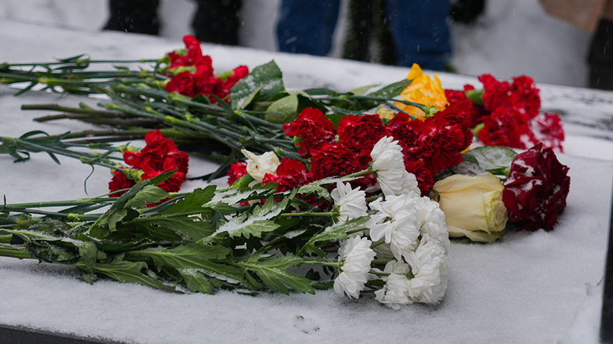 В Пензе сотрудники СОБР «Агат» почтили память героя, павшего при исполнении служебного долга