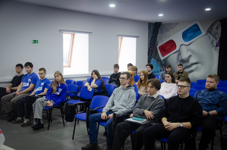 Росгвардия — выбор молодых: в Пензе состоялась  профориентационная встреча с активистами «Молодой гвардии» (видео)