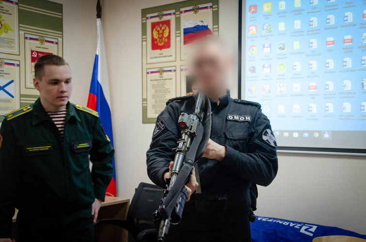Курсант Росгвардии провел профориентационную встречу со старшеклассниками гимназии №13 Пензы