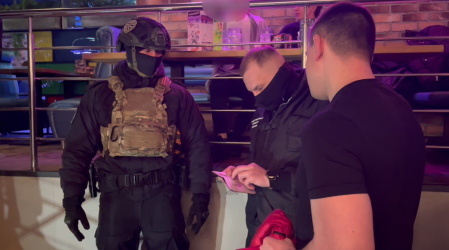 В Пензе при поддержке Росгвардии прошёл рейд в ночных заведениях (видео)