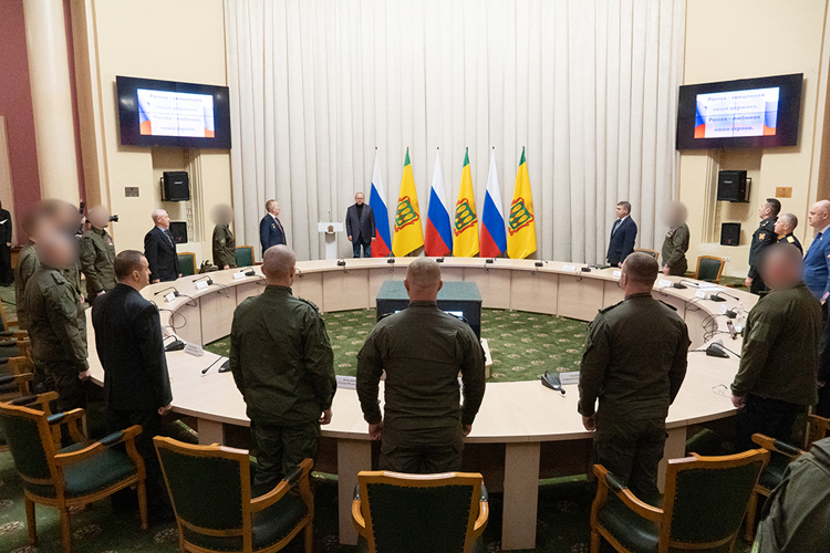 Губернатор поздравил пензенский СОБР «Агат» с 33-летием и вручил госнаграды отличившимся сотрудникам (видео)