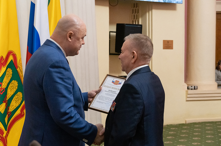 Губернатор поздравил пензенский СОБР «Агат» с 33-летием и вручил госнаграды отличившимся сотрудникам (видео)