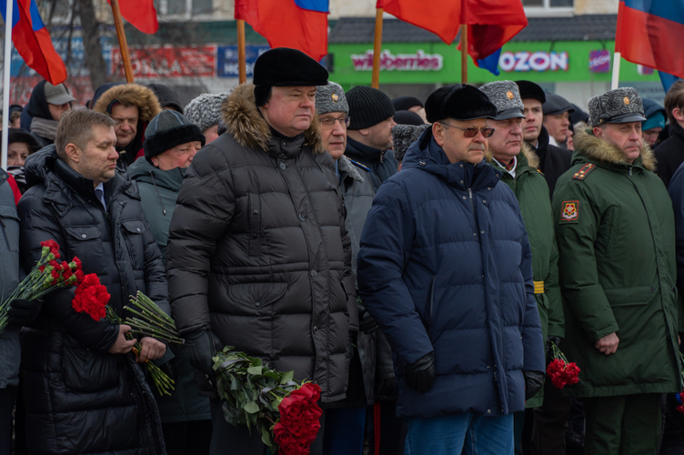 Руководство Росгвардии Пензенской области почтило память защитников Отечества у Вечного огня