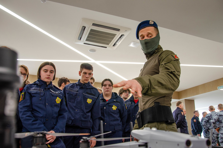 Губернатор Пензенской области вручил сотрудникам и военнослужащим Росгвардии государственные и региональные награды в день празднования 10-летнего юбилея ведомства (видео)