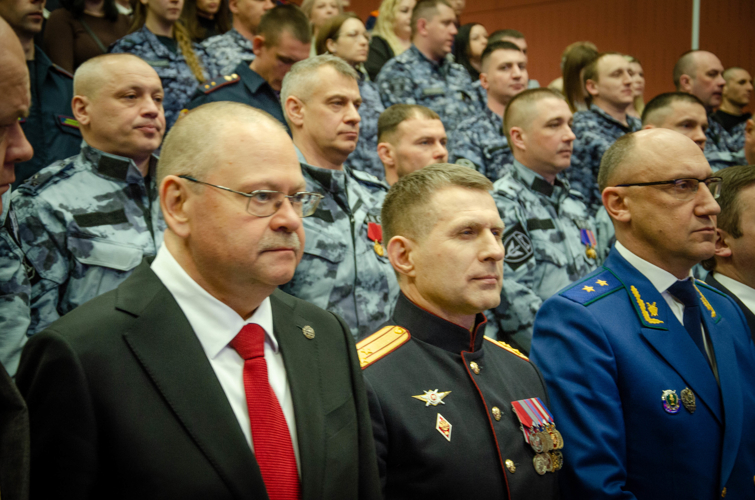 Губернатор Пензенской области вручил сотрудникам и военнослужащим Росгвардии государственные и региональные награды в день празднования 10-летнего юбилея ведомства (видео)